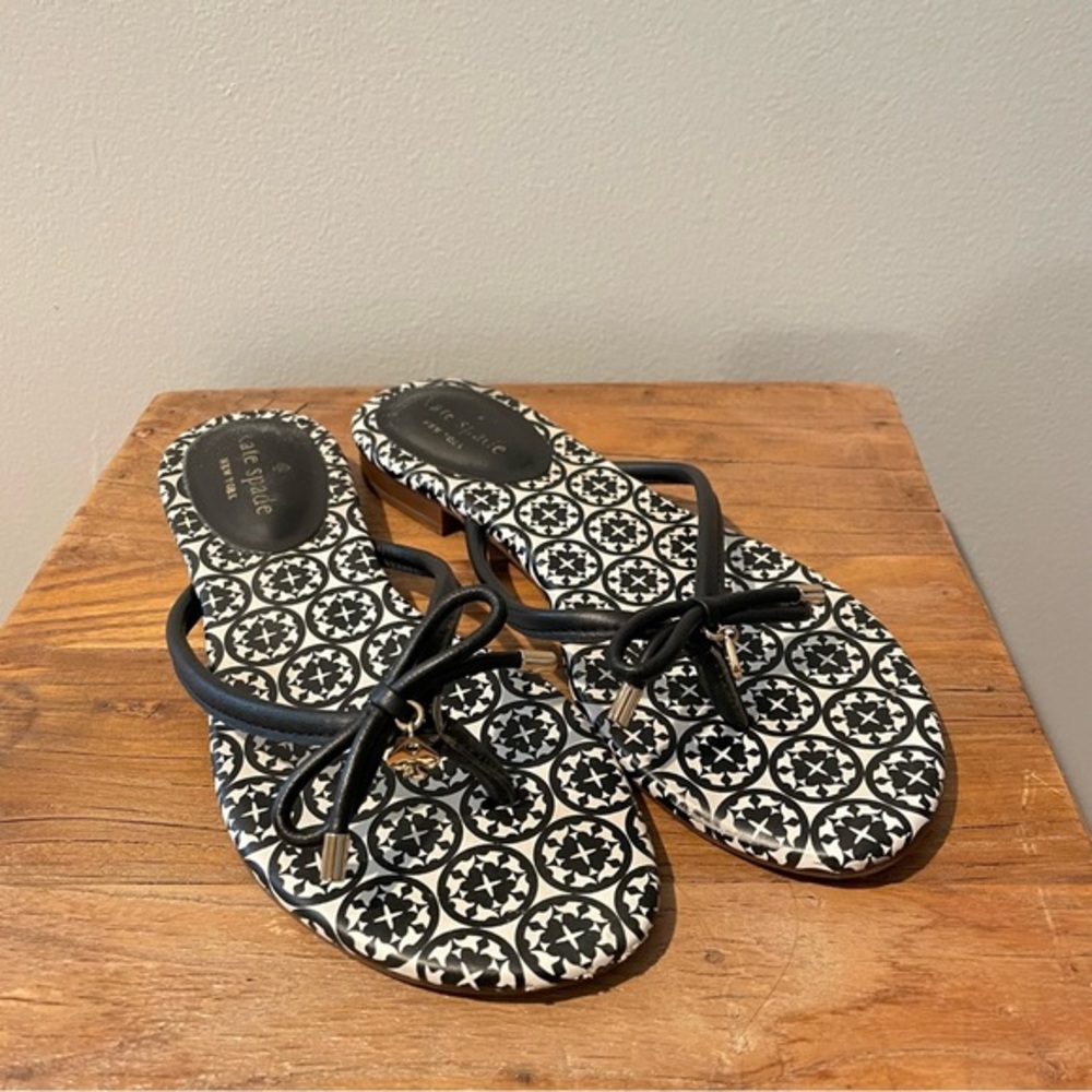 Kate Spade New York Mystic Bow Flat Thong Sandals Sz 7 Neutral